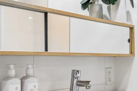 211 221 East 3rd Street, North Vancouver For Sale - image 17