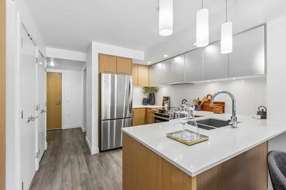 211 221 East 3rd Street, North Vancouver For Sale - image 5