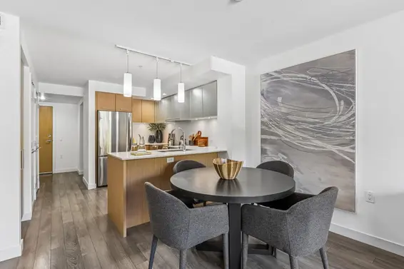 211 221 East 3rd Street, North Vancouver For Sale - image 8