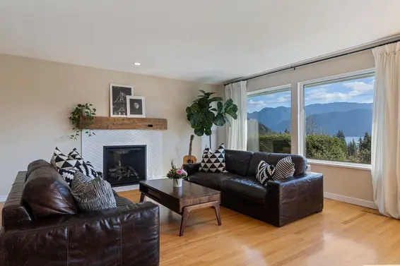 1857 Cliffwood Road, North Vancouver For Sale - image 2