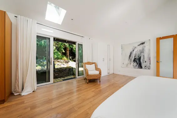 3985 Bayridge Avenue, West Vancouver For Sale - image 19