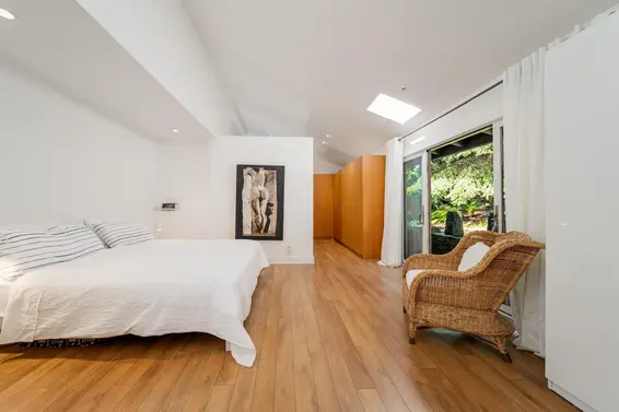 3985 Bayridge Avenue, West Vancouver For Sale - image 20