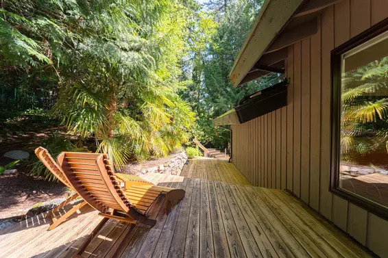 3985 Bayridge Avenue, West Vancouver For Sale - image 32