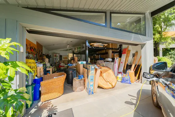 3985 Bayridge Avenue, West Vancouver For Sale - image 35