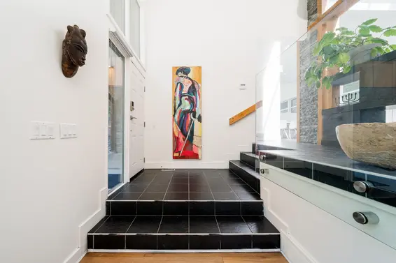 3985 Bayridge Avenue, West Vancouver For Sale - image 6