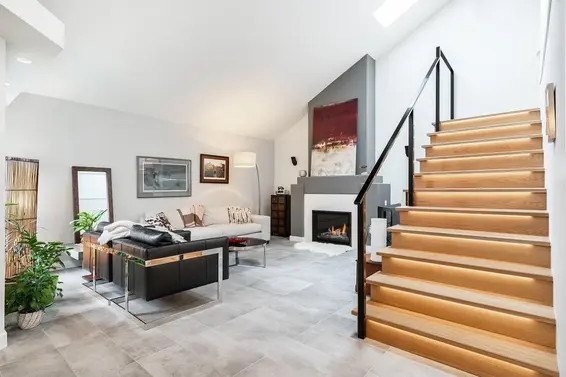 5 1550 Larkhall Crescent, North Vancouver For Sale - image 2