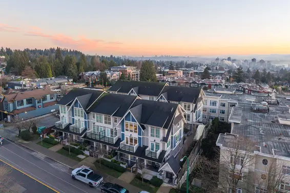 1 115 West Queens Road, North Vancouver For Sale - image 2