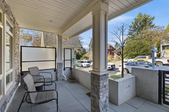 1 115 West Queens Road, North Vancouver For Sale - image 3