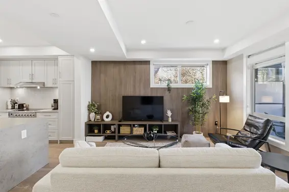 1 115 West Queens Road, North Vancouver For Sale - image 5