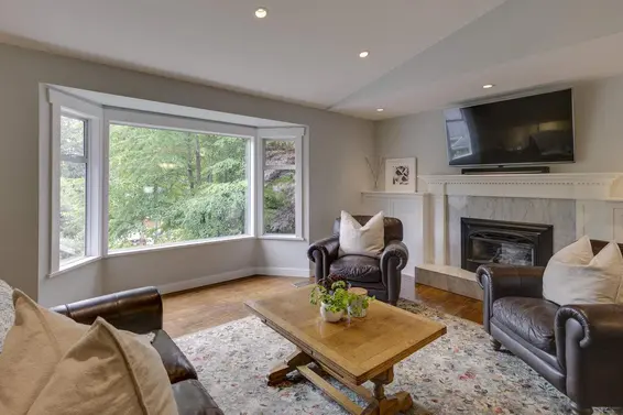 3751 Roblin Place, North Vancouver For Sale - image 17