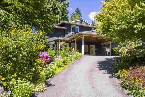 3751 Roblin Place, North Vancouver For Sale - image 2
