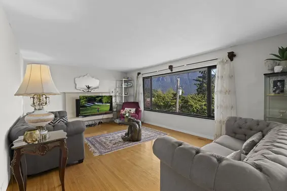 556 Ballantree Road, West Vancouver For Sale - image 4