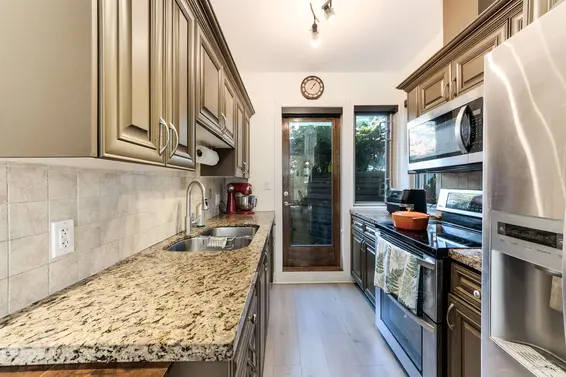 9 215 East 4th Street, North Vancouver For Sale - image 21