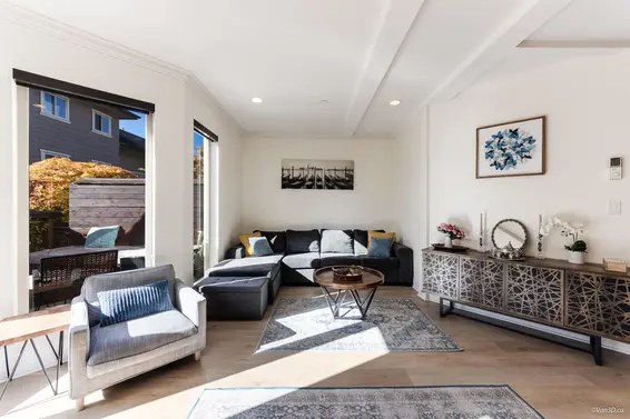 9 215 East 4th Street, North Vancouver For Sale - image 4