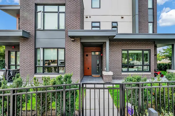 101 2035 Glenaire Drive, North Vancouver For Sale - image 2