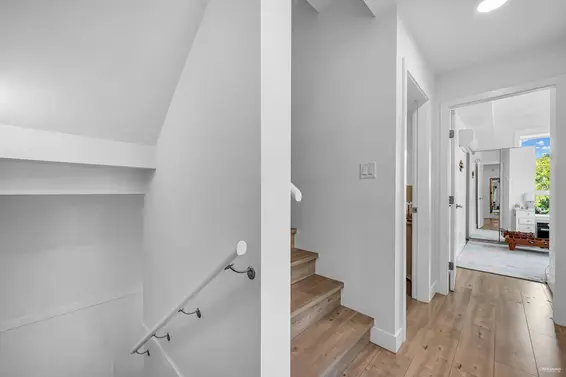 101 2035 Glenaire Drive, North Vancouver For Sale - image 27