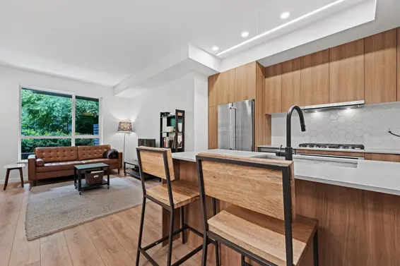 29 533 East 3rd Street, North Vancouver For Sale - image 10