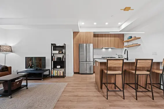 29 533 East 3rd Street, North Vancouver For Sale - image 11