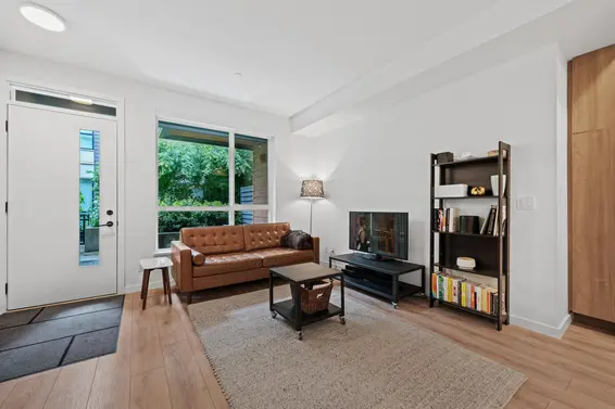 29 533 East 3rd Street, North Vancouver For Sale - image 15