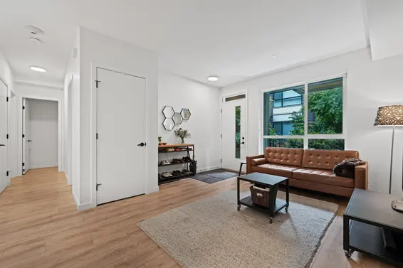 29 533 East 3rd Street, North Vancouver For Sale - image 16