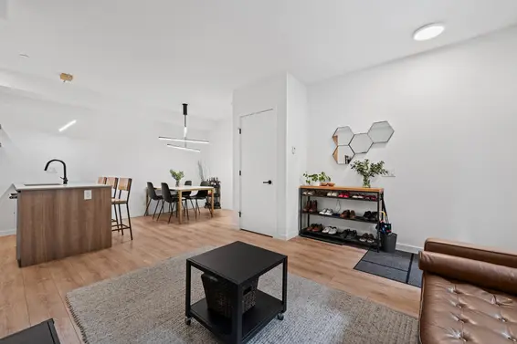 29 533 East 3rd Street, North Vancouver For Sale - image 17