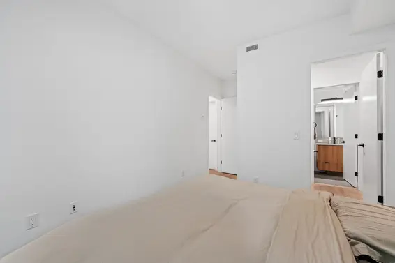29 533 East 3rd Street, North Vancouver For Sale - image 18