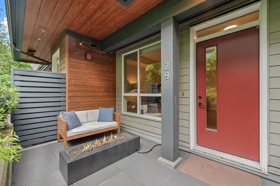 29 533 East 3rd Street, North Vancouver For Sale - image 2