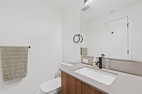 29 533 East 3rd Street, North Vancouver For Sale - image 24