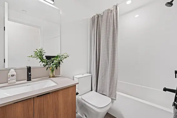 29 533 East 3rd Street, North Vancouver For Sale - image 29