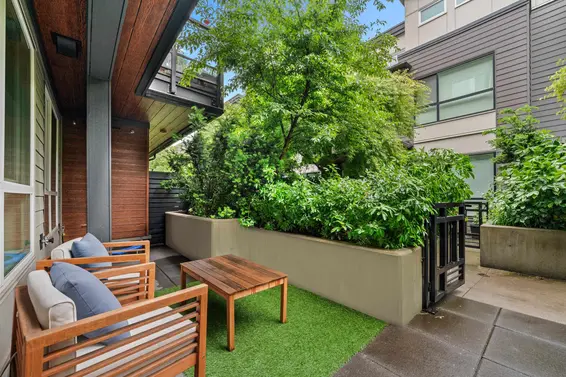 29 533 East 3rd Street, North Vancouver For Sale - image 32