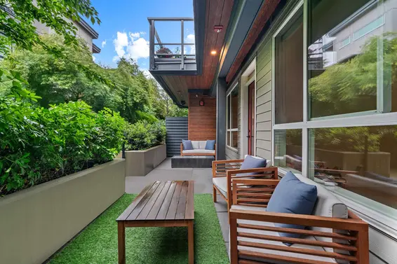 29 533 East 3rd Street, North Vancouver For Sale - image 33
