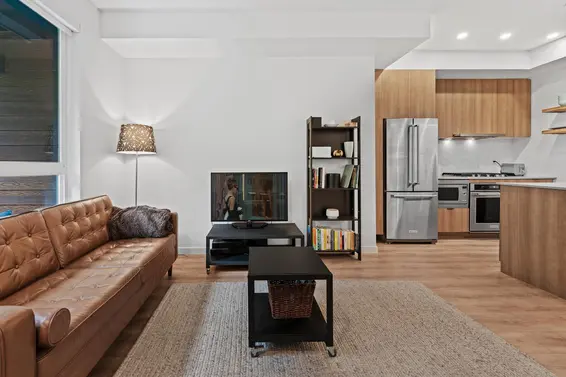 29 533 East 3rd Street, North Vancouver For Sale - image 5