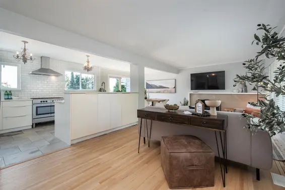 1179 Cloverley Street, North Vancouver For Sale - image 5