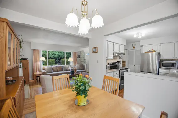 1852 Larson Road, North Vancouver For Sale - image 10