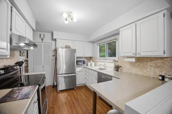 1852 Larson Road, North Vancouver For Sale - image 11