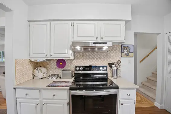 1852 Larson Road, North Vancouver For Sale - image 13