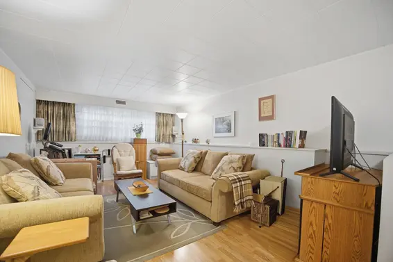 1852 Larson Road, North Vancouver For Sale - image 23