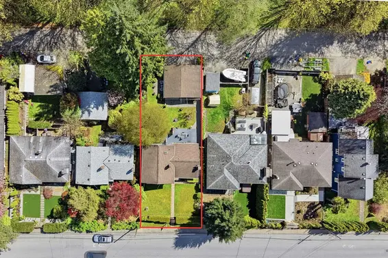 1852 Larson Road, North Vancouver For Sale - image 31