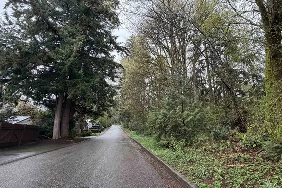 1852 Larson Road, North Vancouver For Sale - image 37