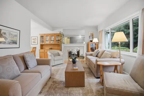 1852 Larson Road, North Vancouver For Sale - image 6