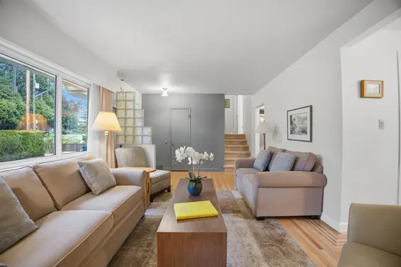 1852 Larson Road, North Vancouver For Sale - image 7