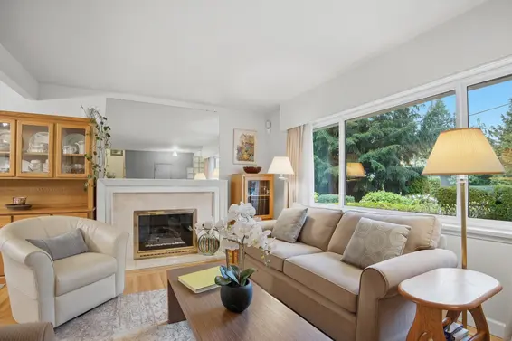 1852 Larson Road, North Vancouver For Sale - image 8