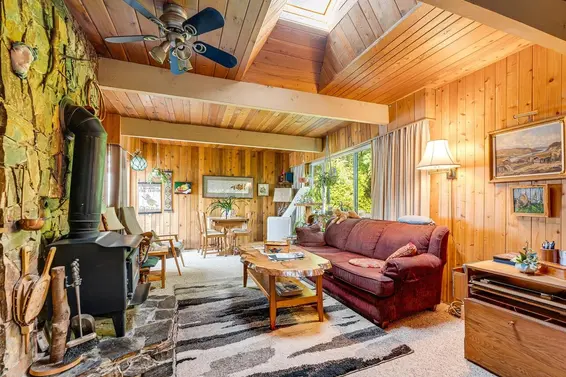 1689 Peters Road, North Vancouver For Sale - image 3