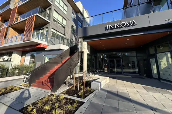 419 422 East 3rd Street, North Vancouver