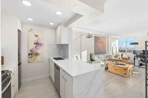 1601 2004 Fullerton Avenue, North Vancouver For Sale - image 4