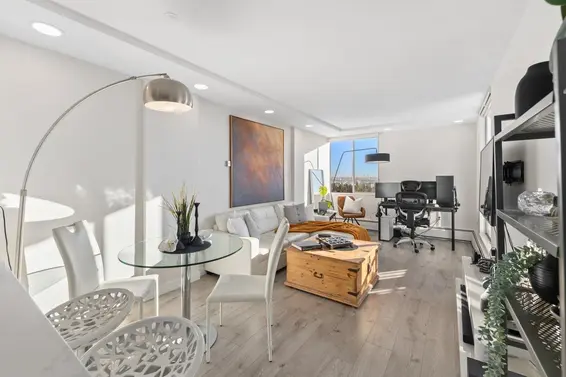 1601 2004 Fullerton Avenue, North Vancouver For Sale - image 8