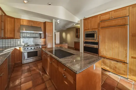 6231 Taylor Drive, West Vancouver For Sale - image 13