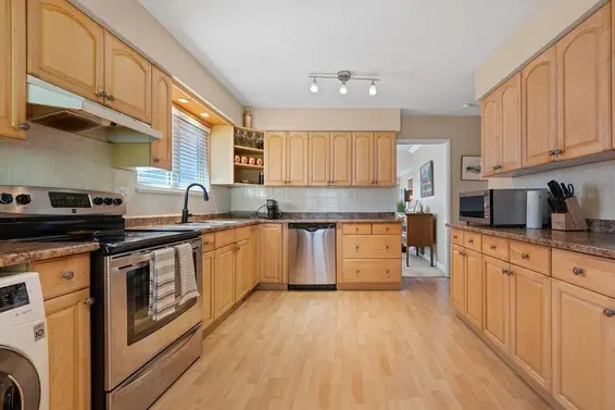 3300 Mahon Avenue, North Vancouver For Sale - image 10