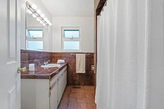 3300 Mahon Avenue, North Vancouver For Sale - image 18