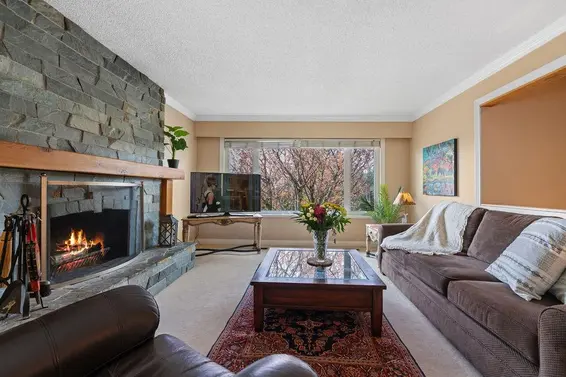 3300 Mahon Avenue, North Vancouver For Sale - image 2